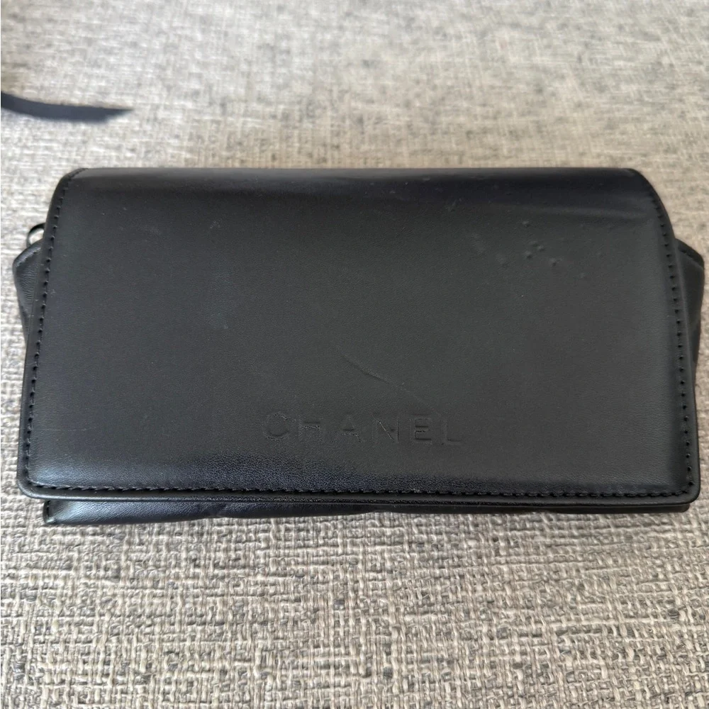 CHANEL Classic Black Leather Sunglasses Case - Picture 2 of 2